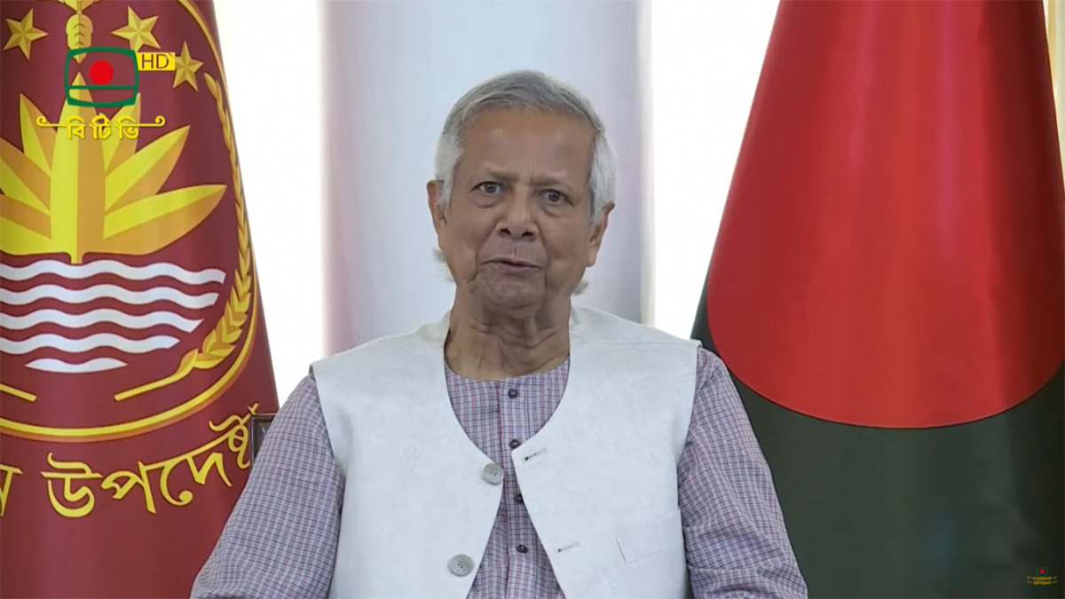 জাতির উদ্দেশে ভাষণ দিচ্ছেন প্রধান উপদেষ্টা