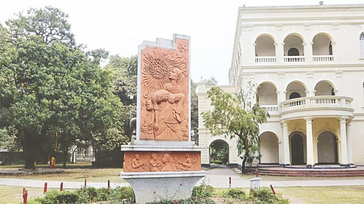 অবশেষে মেলায় বই বিক্রির হিসাব জানালো বাংলা একাডেমি