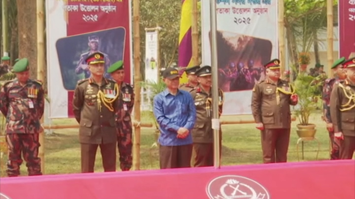 বিজিবির উখিয়া ব্যাটালিয়নের যাত্রা শুরু, পতাকা উত্তোলন শেষে যা বললেন স্বরাষ্ট্র উপদেষ্টা