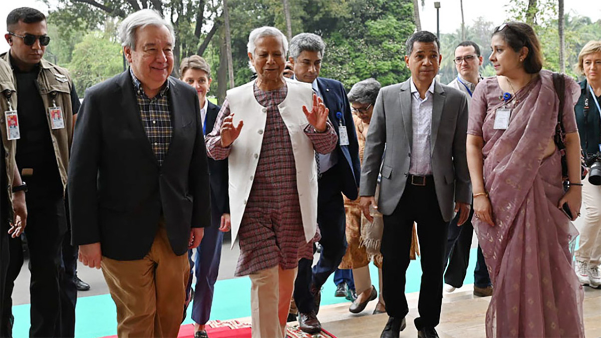জাতিসংঘ মহাসচিবকে নিয়ে কক্সবাজার পৌঁছেছেন ড. ইউনূস
