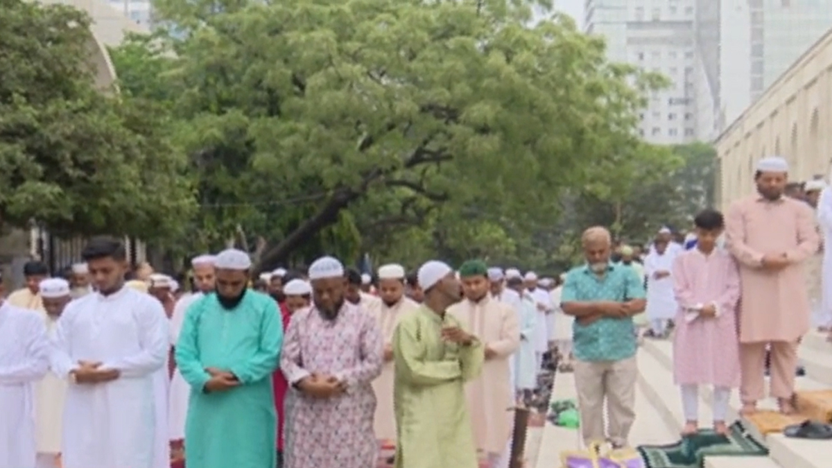 বায়তুল মোকাররমে ঈদের প্রথম জামাত অনুষ্ঠিত