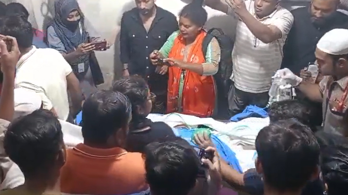 মাগুরার সেই শিশুটির অবস্থা অত্যন্ত সংকটাপন্ন, হৃৎস্পন্দন বন্ধ হয়েছে দু’বার