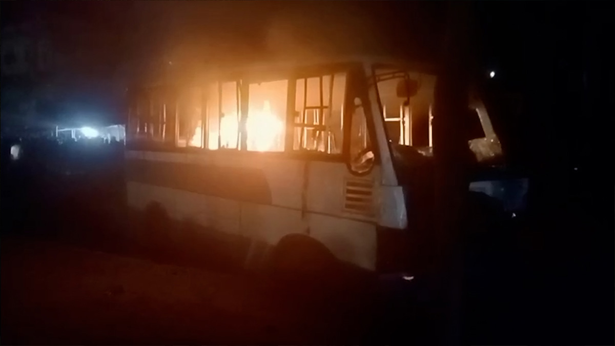 গাজীপুরে সড়ক দুর্ঘটনায় শিশু নিহত, বাসে আগুন