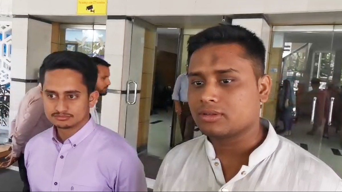 কী অভিযোগ নিয়ে দুদকে সারজিস-হাসনাত?