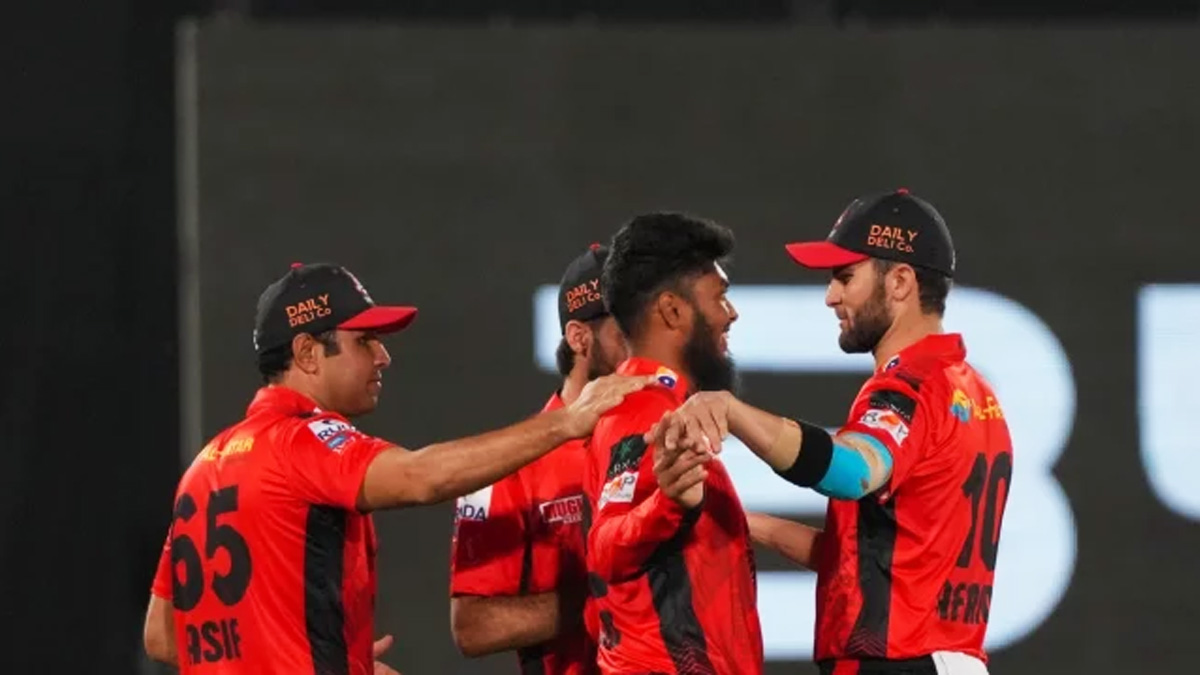 পিএসএলে রঙিন অভিষেক রিশাদের, পেয়েছেন ৩ উইকেট