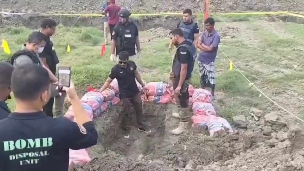 মুন্সিগঞ্জে মর্টার শেল নিস্ক্রিয়ের সময় ভয়াবহ বিস্ফোরণ, ঘরবাড়ি ক্ষতিগ্রস্ত