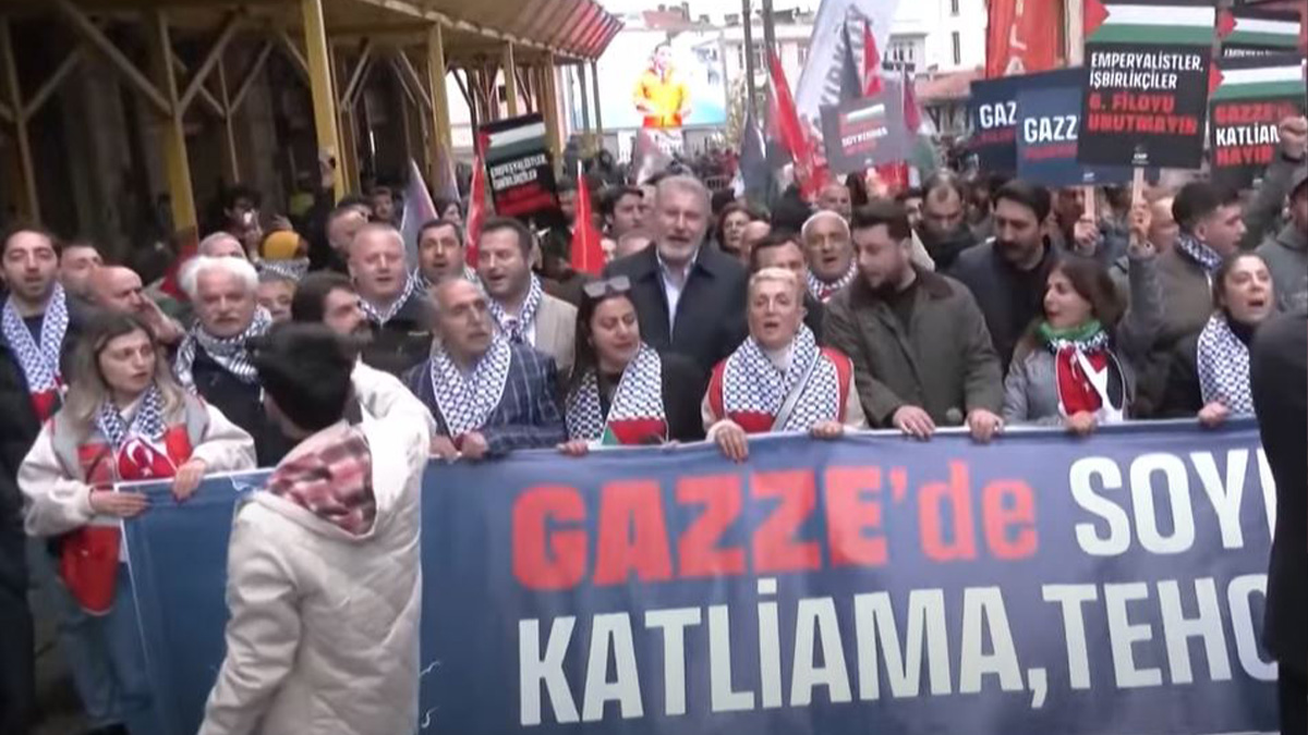 ইস্তাম্বুলে ফিলিস্তিনপন্থী বিক্ষোভে পুলিশের সাথে সংঘর্ষ