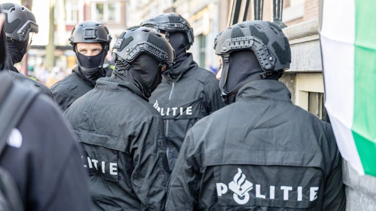 গাজার প্রতি সংহতি জানিয়ে নেদারল্যান্ডসে ব্যাপক বিক্ষোভ