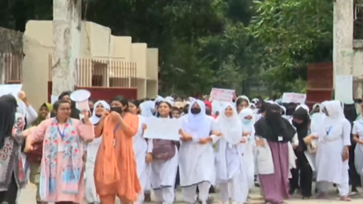 দাবি আদায়ে ৪৮ ঘণ্টার আলটিমেটাম কারিগরি শিক্ষার্থীদের