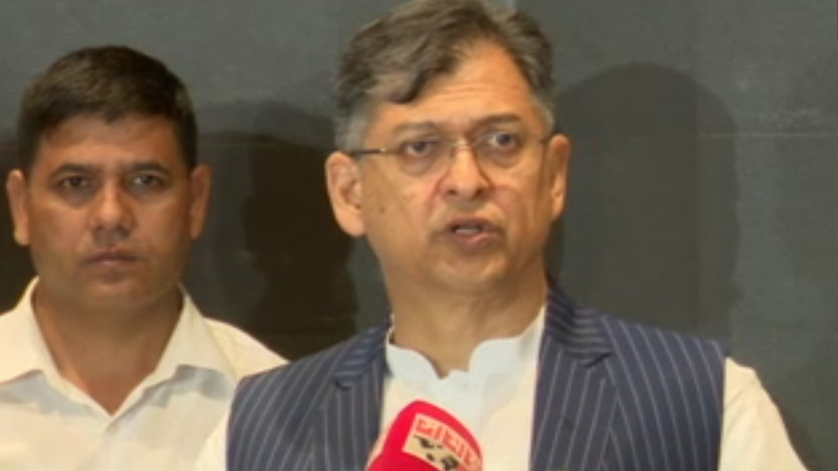 ঢালাওভাবে নয়, আগামী সংসদ চাইলে গণভোট হতে পারে: সালাহউদ্দিন আহমদ