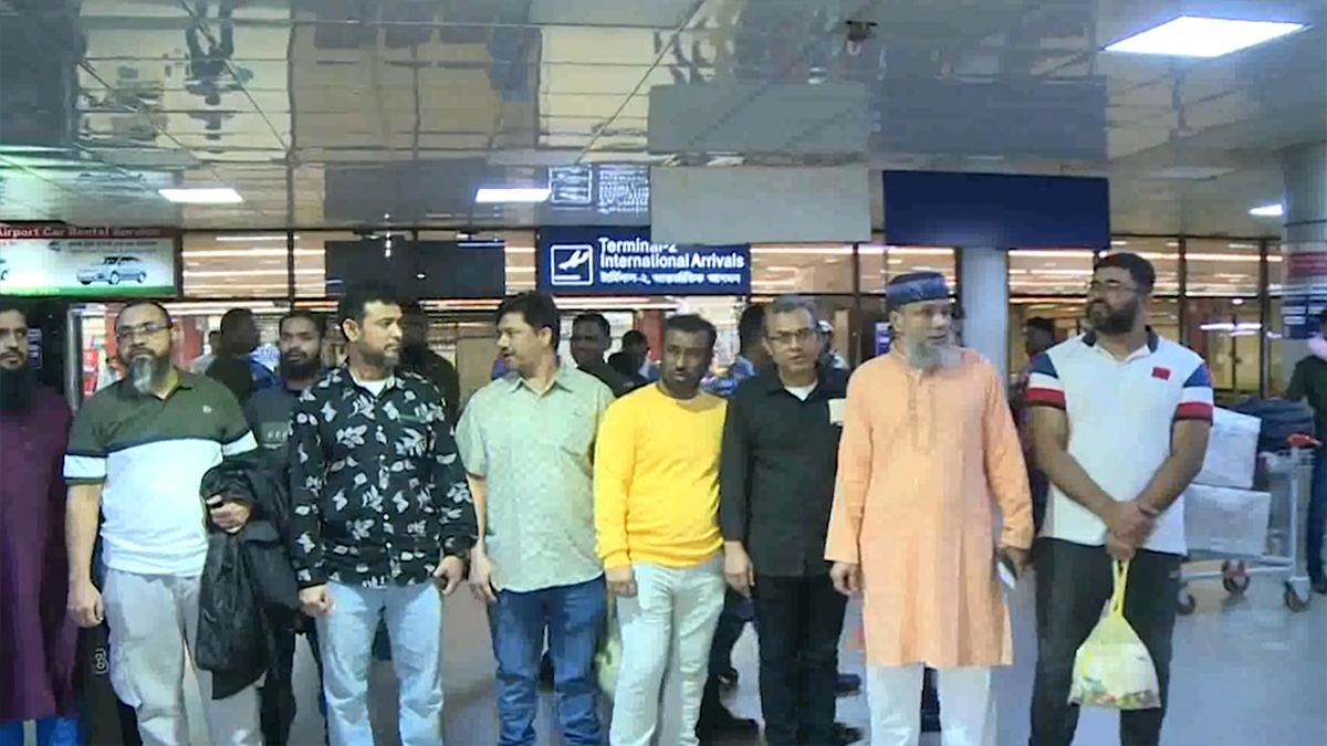 জুলাই আন্দোলন: দেশে ফিরলেন সৌদিতে কারাবন্দি ১০ প্রবাসী
