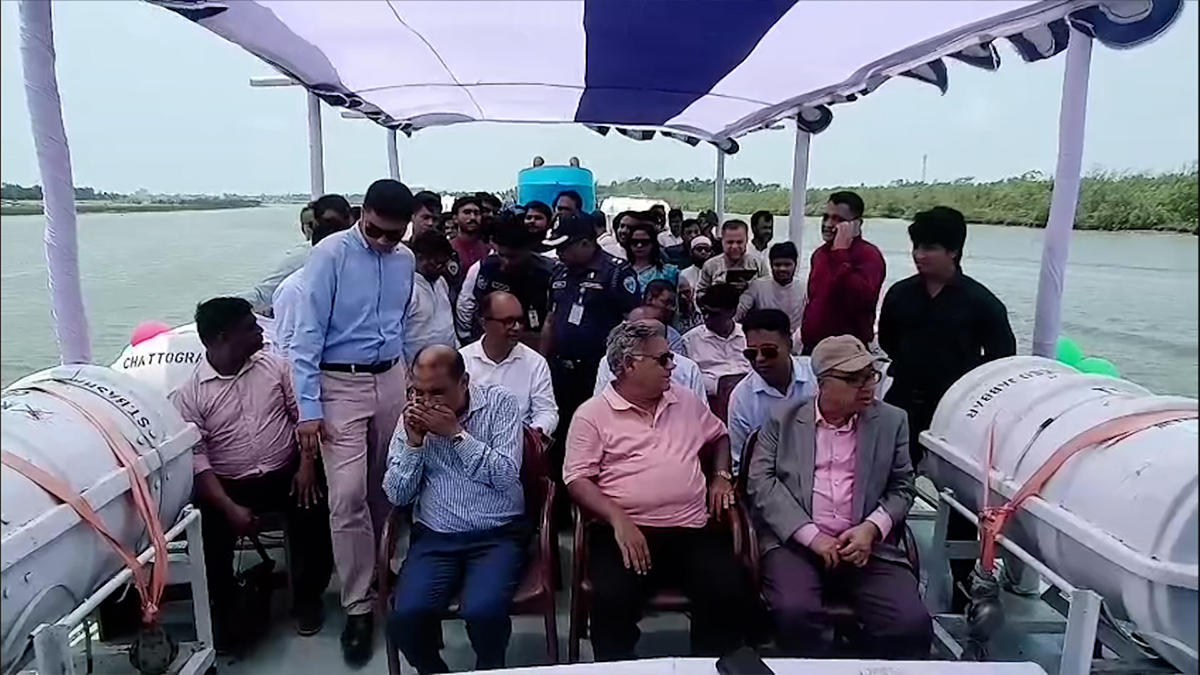 কক্সবাজার-মহেশখালী নৌপথে আনুষ্ঠানিকভাবে সি–ট্রাকের যাত্রা শুরু