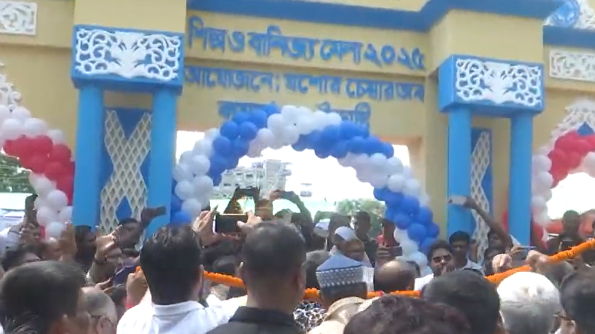 ১২ বছর পর যশোরে আবারও শুরু হলো মাসব্যাপি শিল্প ও বানিজ্য মেলা