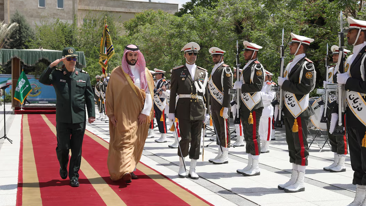 তেহরানে সৌদি প্রতিরক্ষামন্ত্রী, দ্বিপাক্ষিক সম্পর্ক নিয়ে আলোচনা
