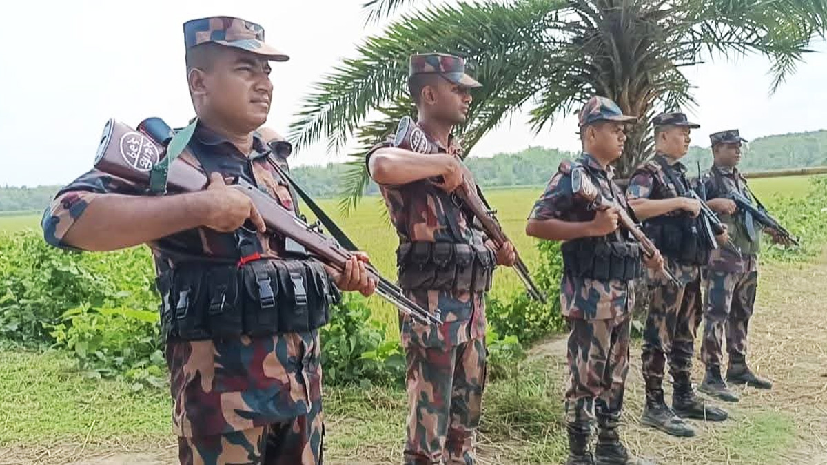 ‘পুশ ইন’ ঠেকাতে সীমান্তে বিজিবির টহল জোরদার