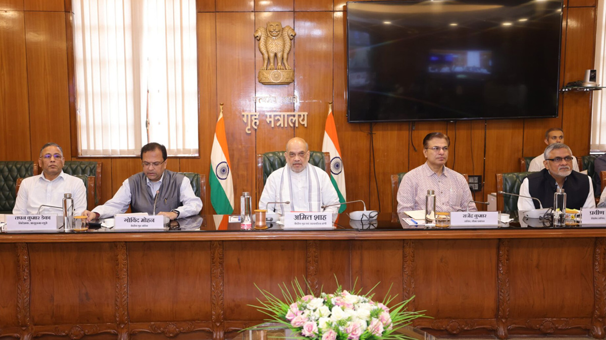 সীমান্তবর্তী রাজ্যের মুখ্যমন্ত্রীদের সঙ্গে বৈঠক অমিত শাহর, ঐক্যবদ্ধ থাকার আহ্বান মমতার