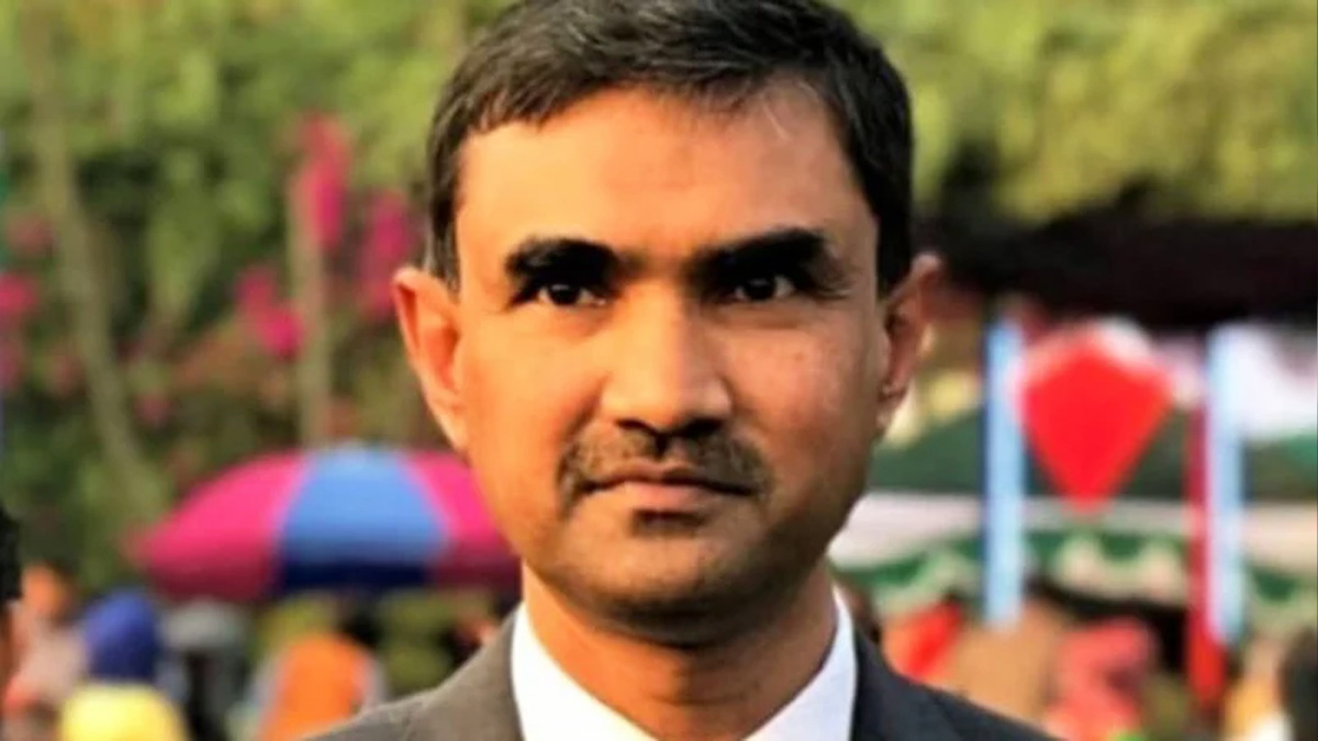 হাইকোর্টের বিচারপতি খোন্দকার দিলীরুজ্জামানকে অপসারণ