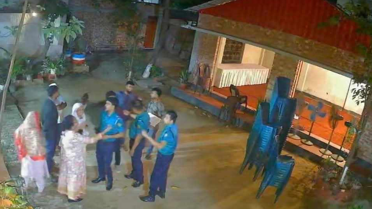 গুম বিএনপি নেতা সুমনের বাসায় পুলিশ: এসআই প্রত্যাহার, ডিএমপির দুঃখ প্রকাশ