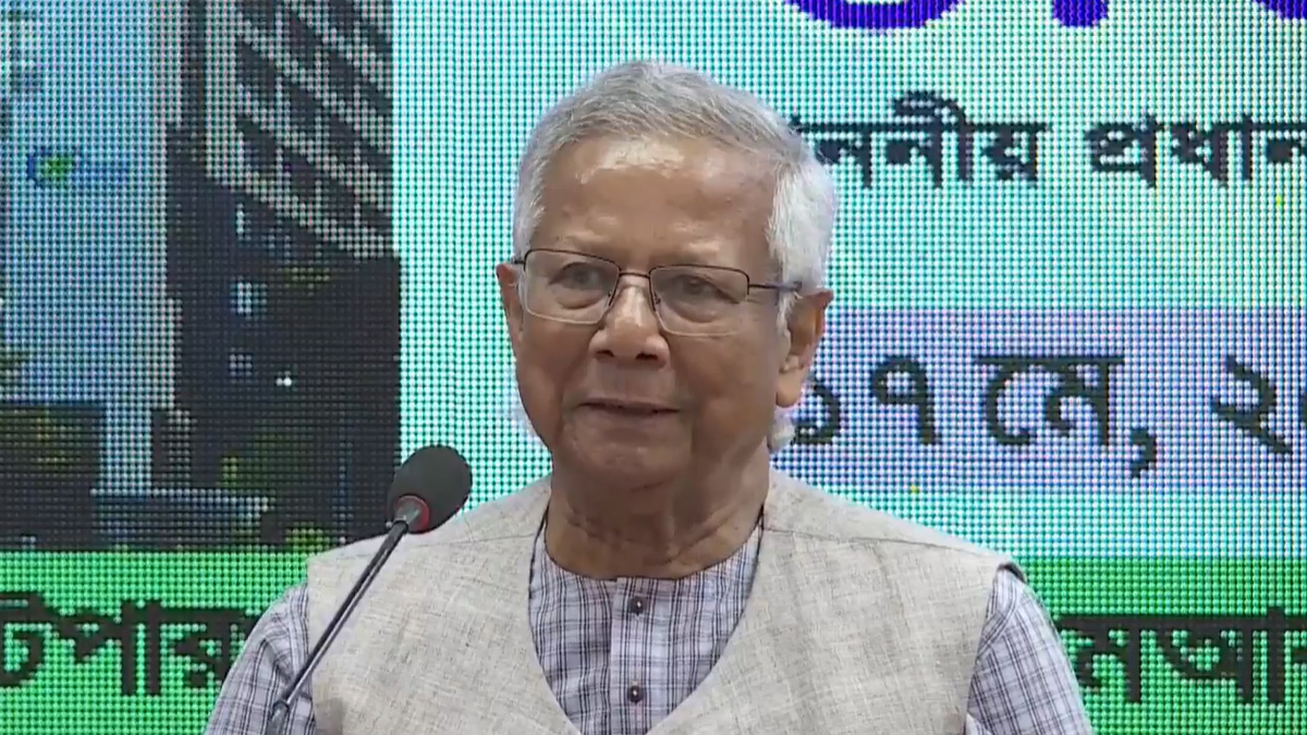 মাইক্রোক্রেডিট ব্যাংকের জন্য আলাদা আইন করতে হবে: প্রধান উপদেষ্টা