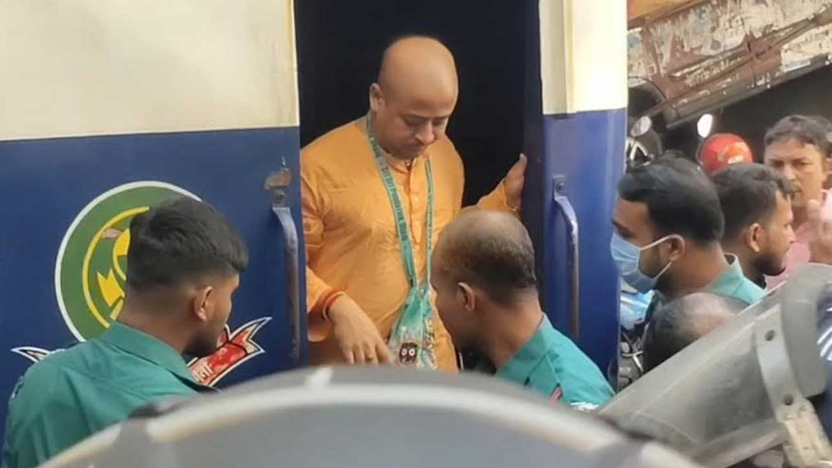 চট্টগ্রামে আইনজীবী আলিফ হত্যা মামলায় চিন্ময় দাসকে গ্রেফতার দেখানো হয়েছে