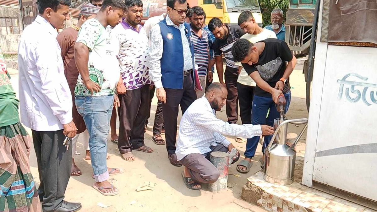 কুমিল্লায় বিএসটিআইয়ের অভিযান, দুই পেট্রোল পাম্প সিলগালা