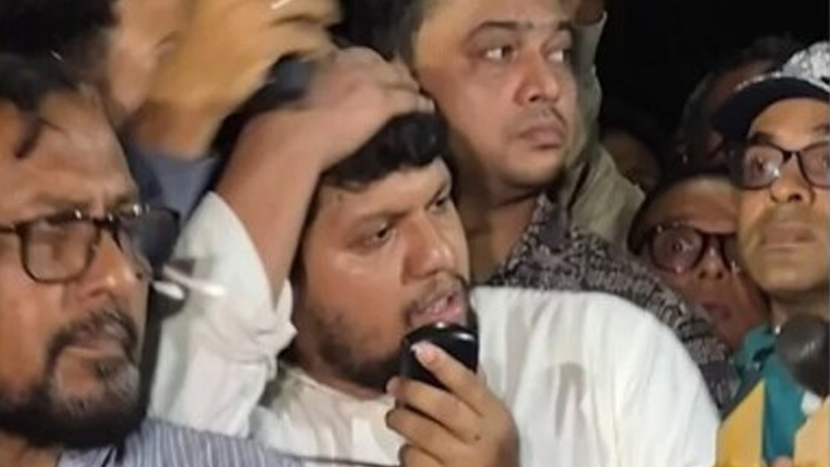 তথ্য উপদেষ্টাকে বোতল ছুড়ে মারার ঘটনায় একজনকে জিজ্ঞাসাবাদ