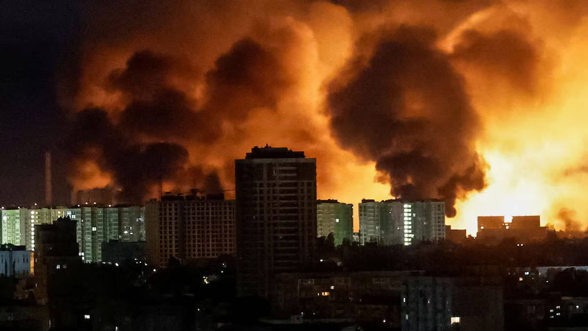 কিয়েভসহ ইউক্রেনের বিভিন্ন শহরে রাশিয়ার ড্রোন হামলায় নিহত ৩