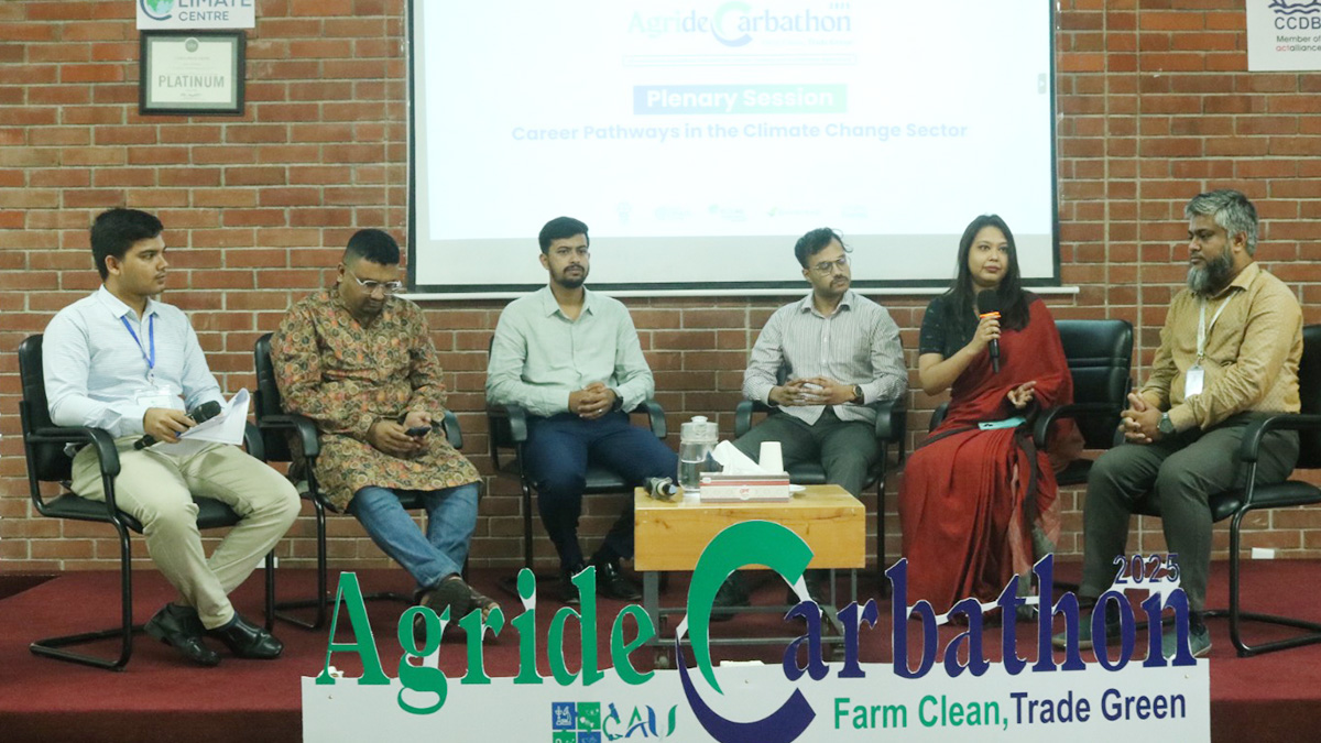 কৃষকের সম্ভবনাময় অর্থনীতির দ্বার খুলতে পারে বায়োচার