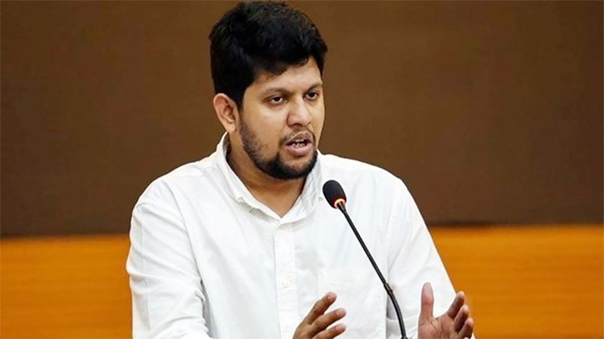 লন্ডনে উপদেষ্টা মাহফুজ আলমের ওপর হামলার চেষ্টার নিন্দা জানালো সরকার