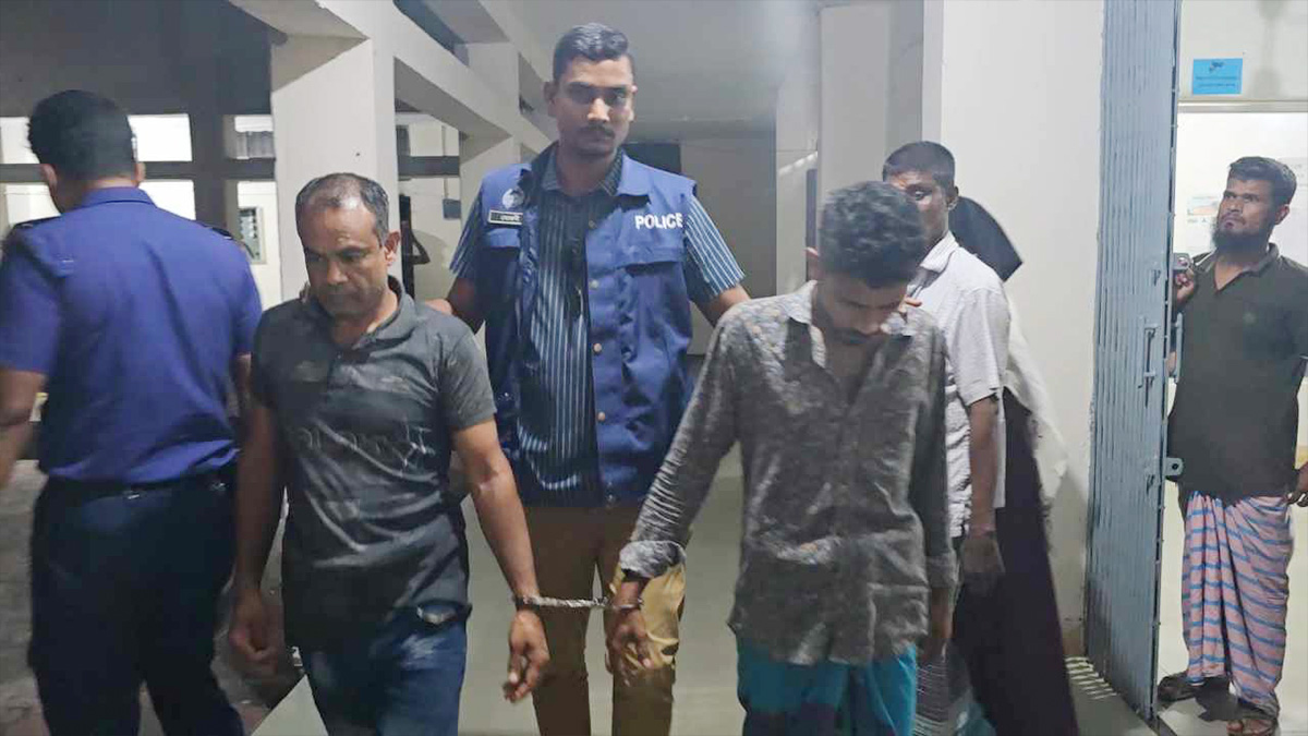 মুন্সীগঞ্জে গরুর খামারে ডাকাতির ঘটনায় গ্রেফতার ২