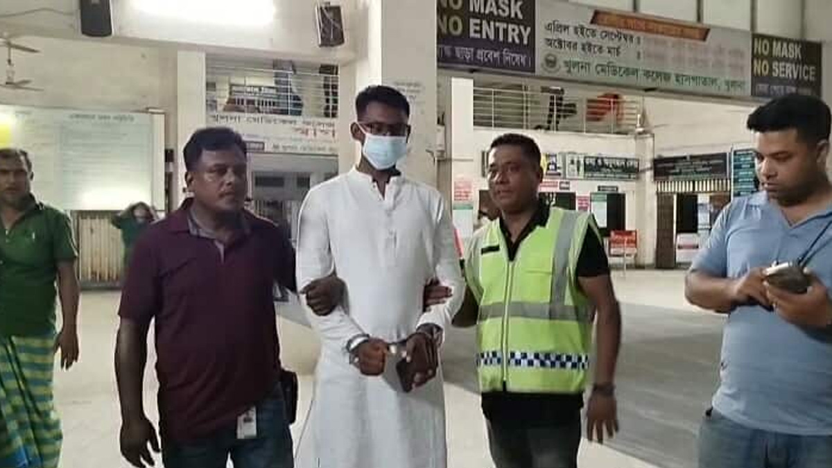 খুবি শিক্ষককে মারধরের মামলায় শিক্ষার্থী গ্রেফতার