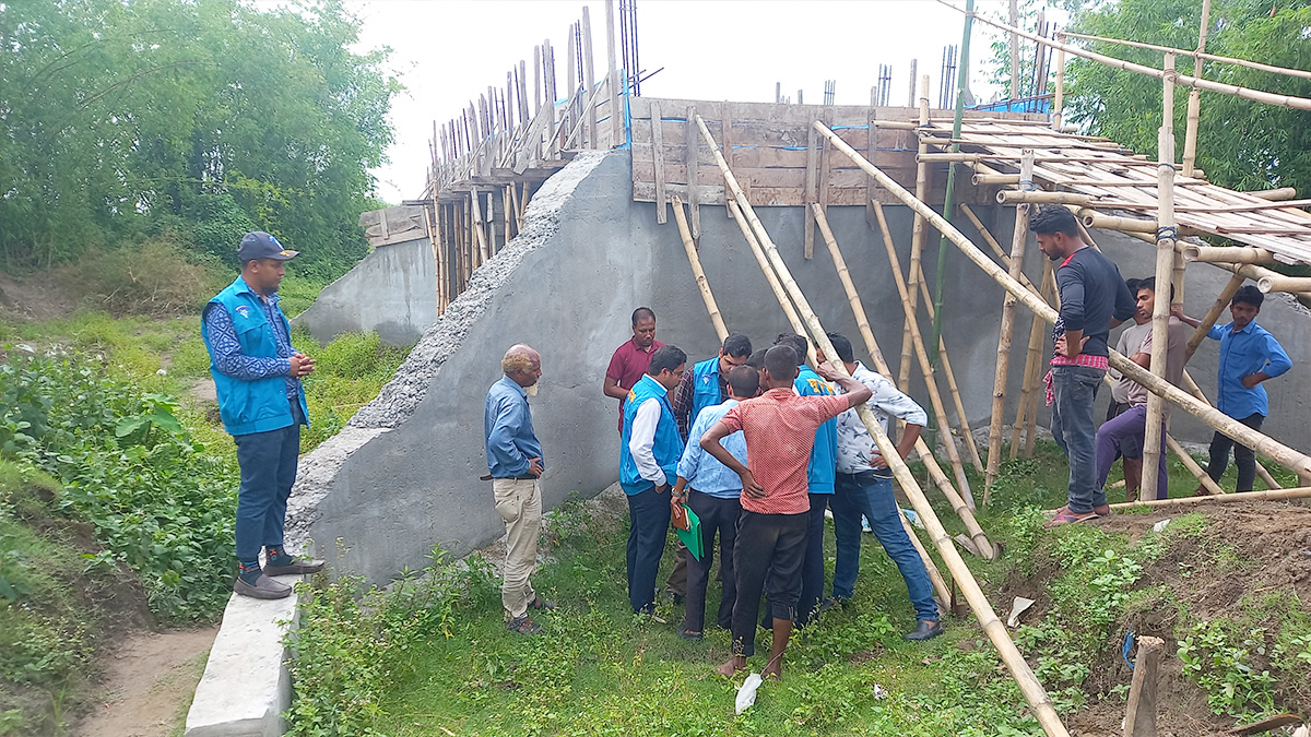 পঞ্চগড়ে সংযোগ সড়ক ছাড়াই সেতু নির্মাণ, দুদকের অভিযান