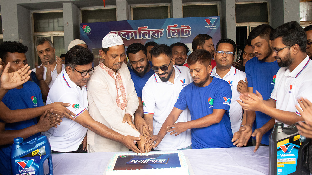ভালভোলিনের অ্যাপ ‘অযান্ত্রিক’ উদ্বোধন করলেন অভিনেতা পলাশ