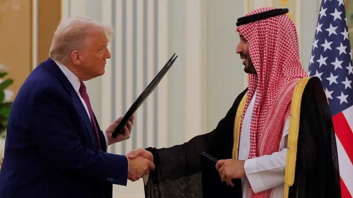 যুক্তরাষ্ট্রের সঙ্গে সৌদি আরবের রেকর্ড ১৪২ বিলিয়ন ডলারের অস্ত্র চুক্তি সই