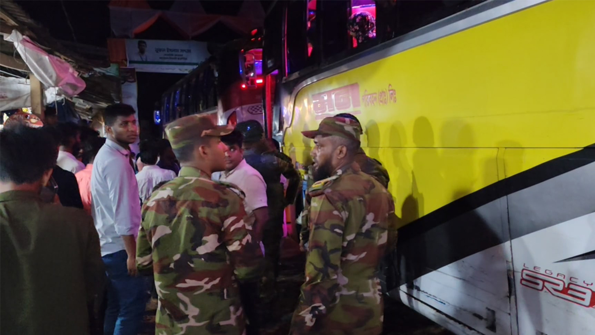 অতিরিক্ত ভাড়ার অভিযোগে সেনাবাহিনীর অভিযান, জরিমানা ও অর্থ ফেরত