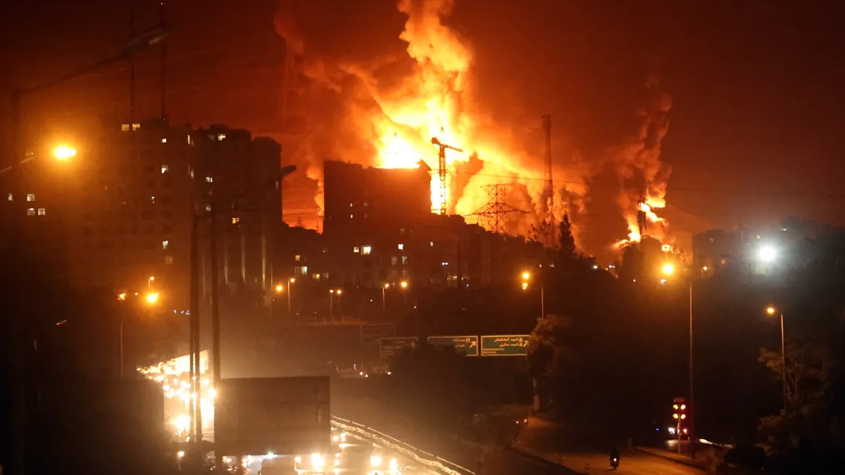 ঠিক কী কারণে ইরানে হামলা চালালো ইসরায়েল?