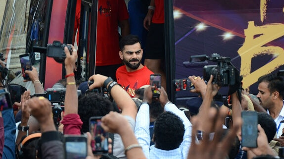 পদপিষ্ট কাণ্ড: এবার কোহলির বিরুদ্ধে থানায় সমাজকর্মীর অভিযোগ দায়ের