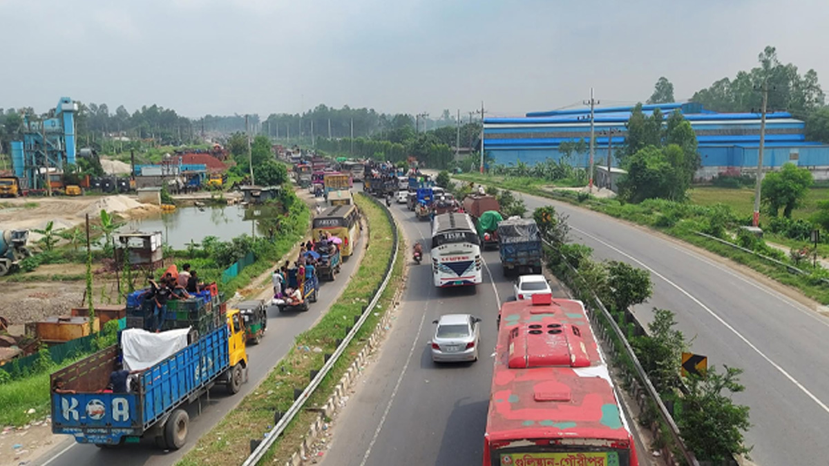 ঢাকা-টাঙ্গাইল-যমুনা সেতু মহাসড়কে যানজট, ধীরগতিতে চলছে যানবাহন