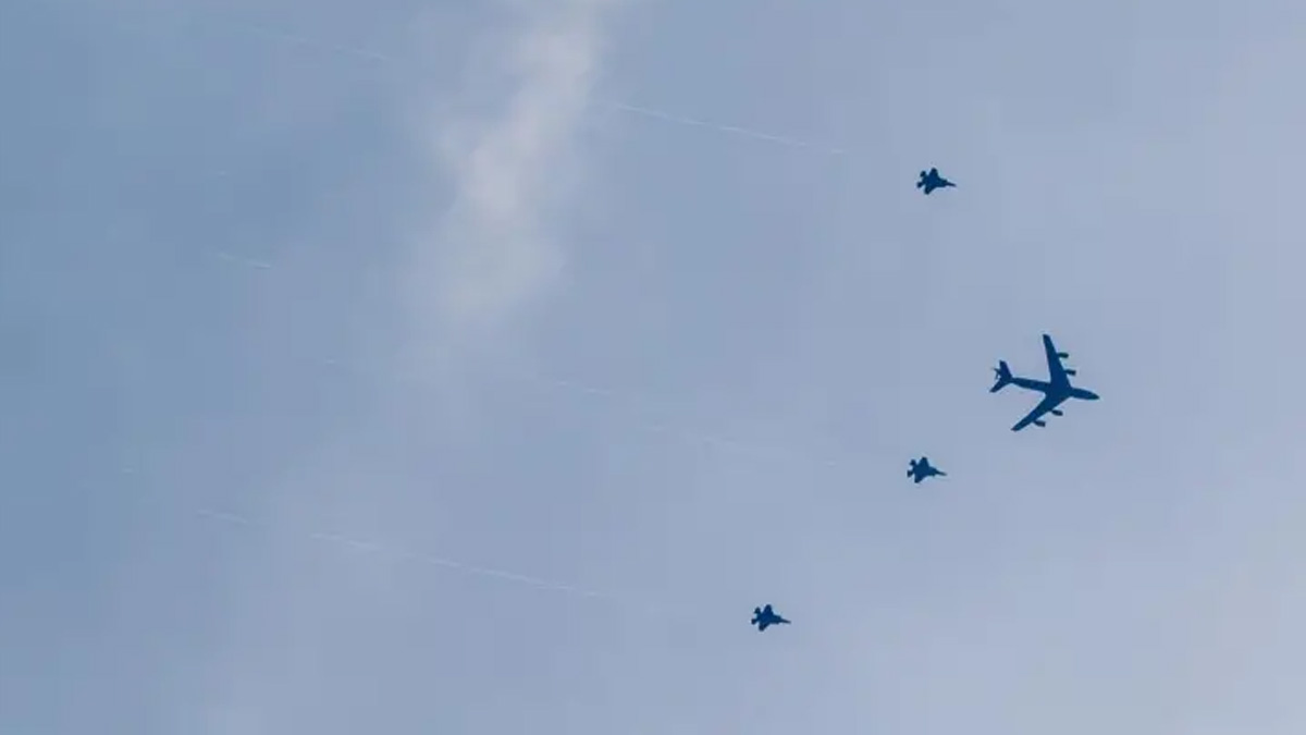 ইংল্যান্ডের ঘাঁটি থেকে উড়াল দিলো মার্কিন ৪ যুদ্ধবিমান