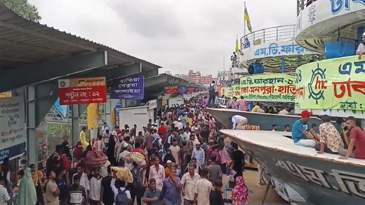 সদরঘাটে ঘরমুখো মানুষের ঢল