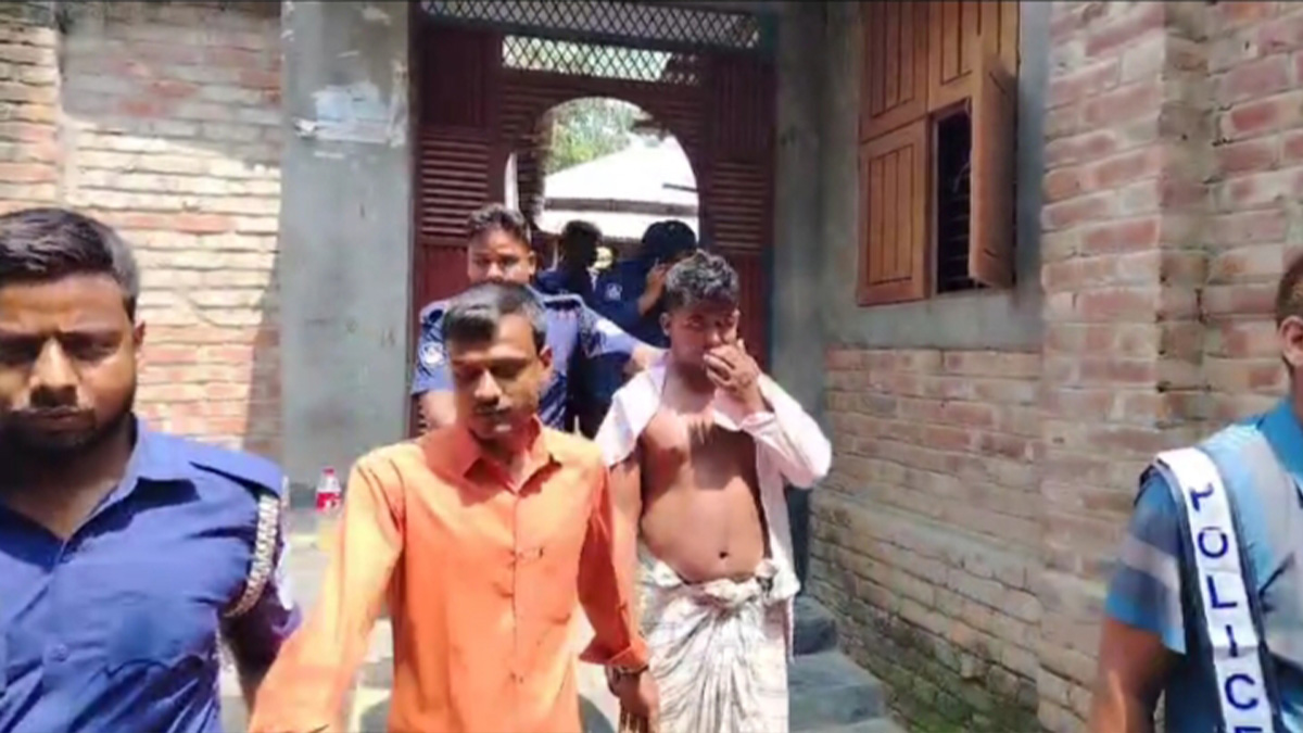 আবারও গাইবান্ধায় হ্যাকার চক্রের বাড়ি থেকে সরঞ্জাম উদ্ধার, দুই সদস্য কারাগারে