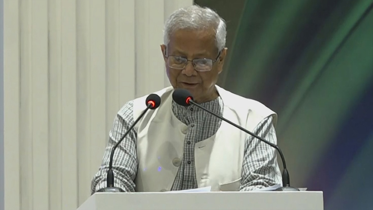 বাংলাদেশকে উৎপাদন হাবে পরিণত করতে চীনা ব্যবসায়ীদের প্রতি প্রধান উপদেষ্টার আহ্বান