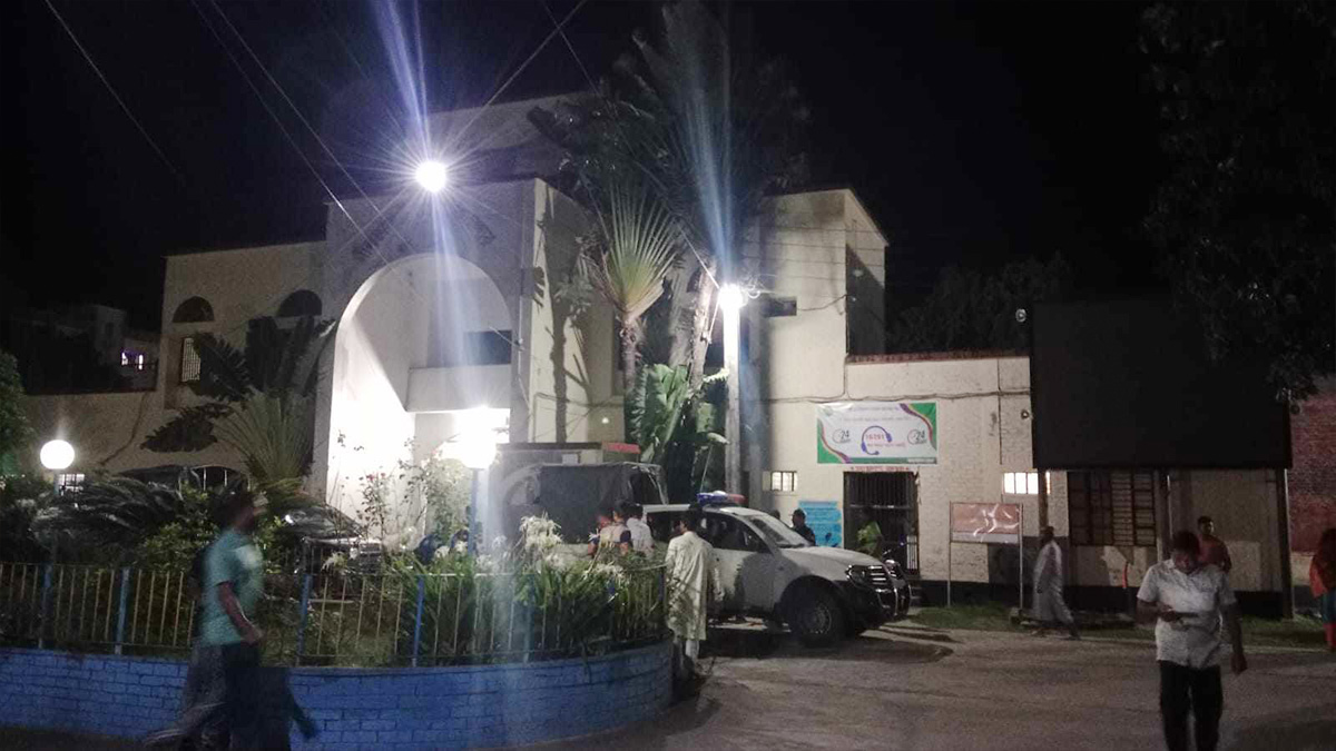 কারাগারে গাঁজা নিয়ে প্রবেশ, আটক কারারক্ষী শ্রীঘরে