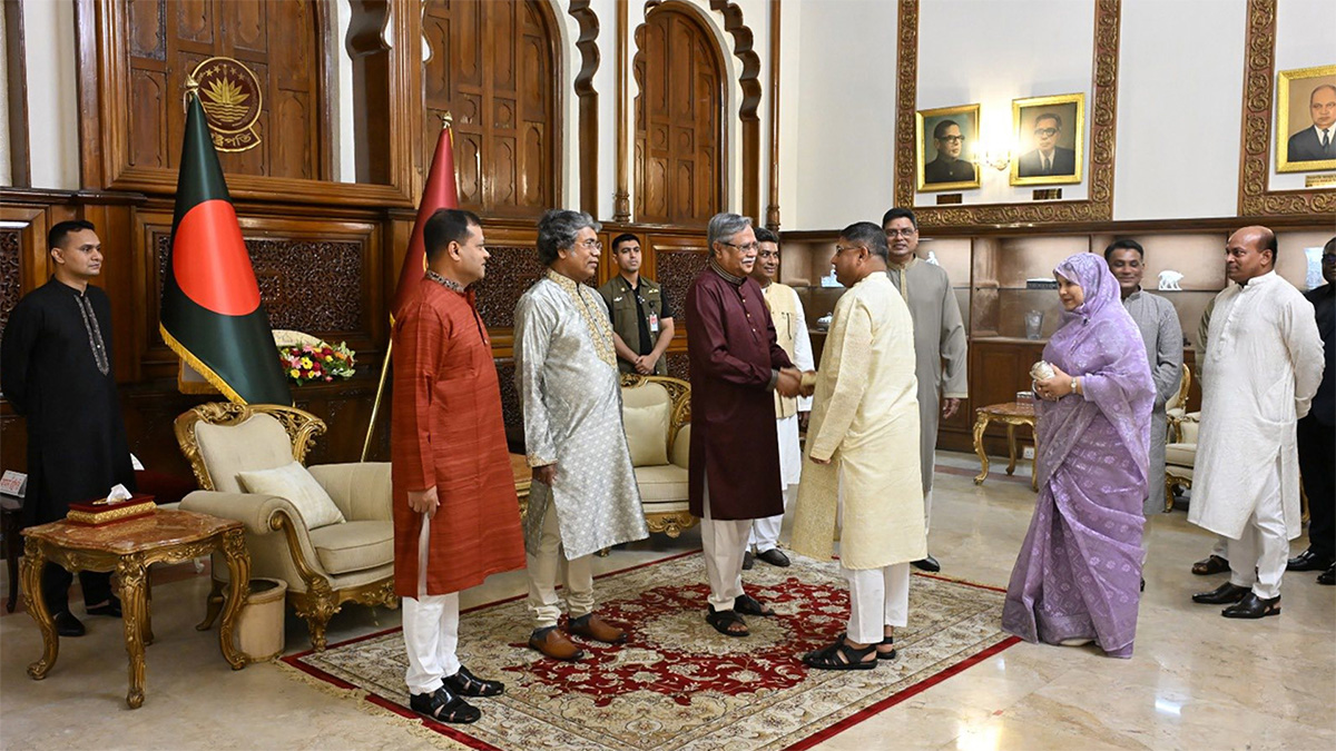 রাষ্ট্রপতির সঙ্গে সেনাপ্রধানের ঈদ শুভেচ্ছা বিনিময়
