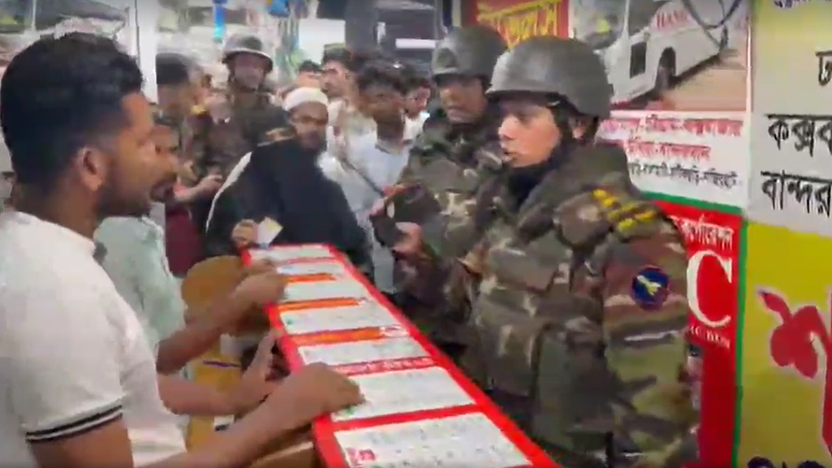 অতিরিক্ত ভাড়া নেয়ার অভিযোগে আব্দুল্লাহপুর বাসস্ট্যান্ড থেকে গ্রেফতার ২