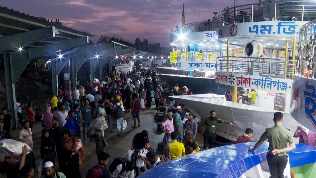 ঢাকায় ফিরছে দক্ষিণাঞ্চলের মানুষ
