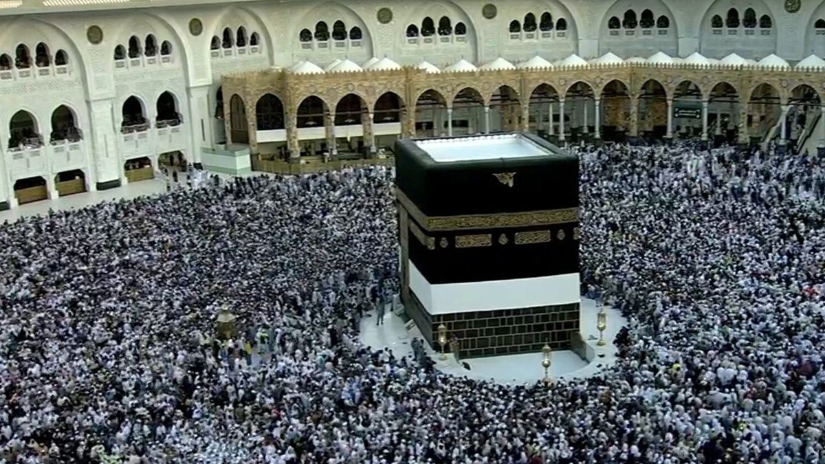 পবিত্র মসজিদুল হারামে বিদায়ী তাওয়াফের মাধ্যমে শেষ হয়েছে হজের আনুষ্ঠানিকতা