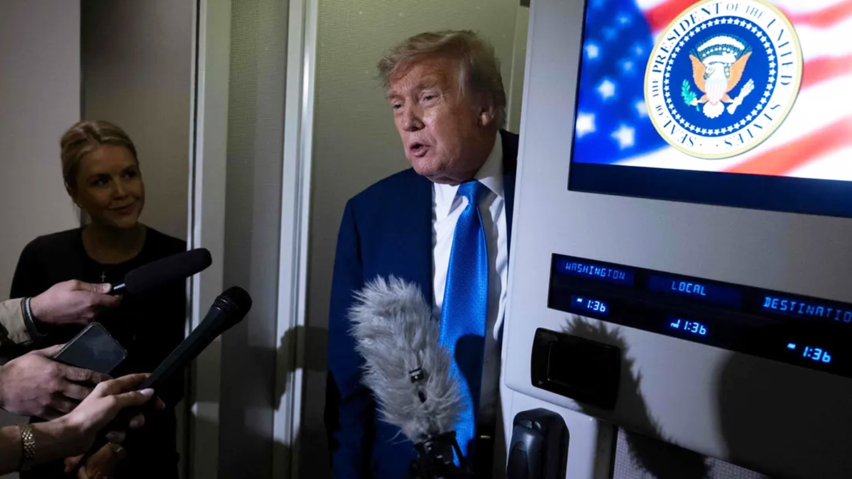 ইরানের নিঃশর্ত আত্মসমর্পণ চাই: ট্রাম্প