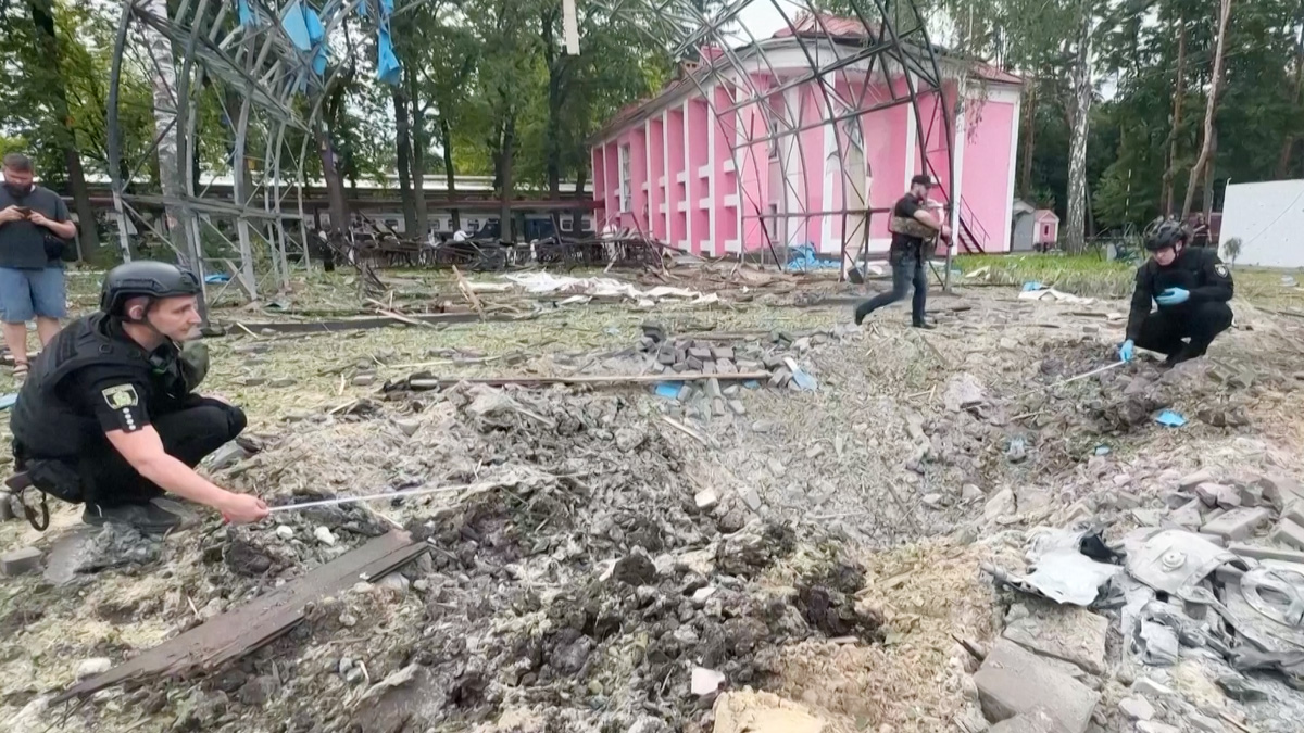 সাম্প্রতিক ইতিহাসের অন্যতম হামলার শিকার ইউক্রেনের খারকিভ