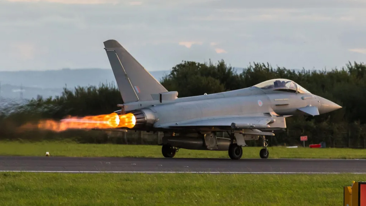 মধ্যপ্রাচ্যে যুদ্ধবিমানসহ বিভিন্ন সামরিক সরঞ্জাম মোতায়েন করছে যুক্তরাজ্য